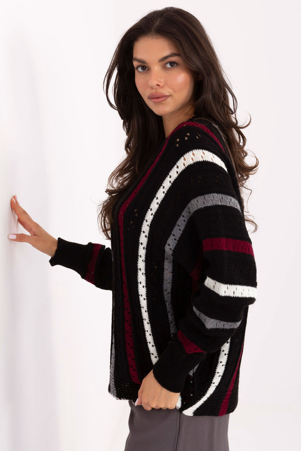 Sweter Damski Model IT-SW-93115.13 Black - Factory Price - obrazek 2
