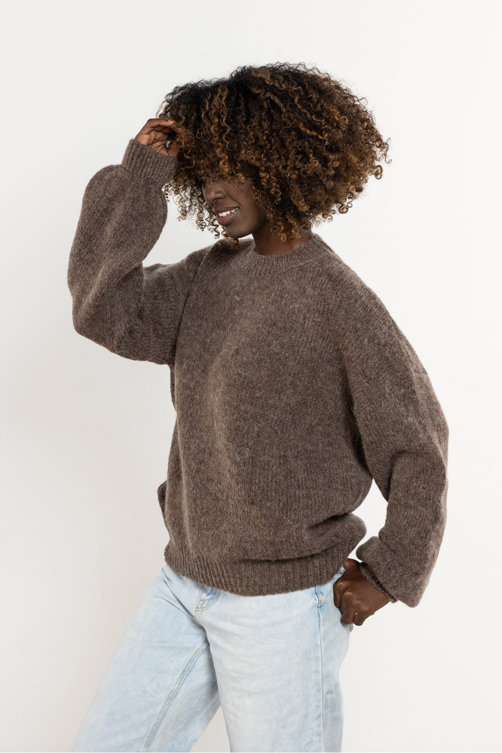 Sweter Damski Model A757 Carmel - awama - obrazek 2