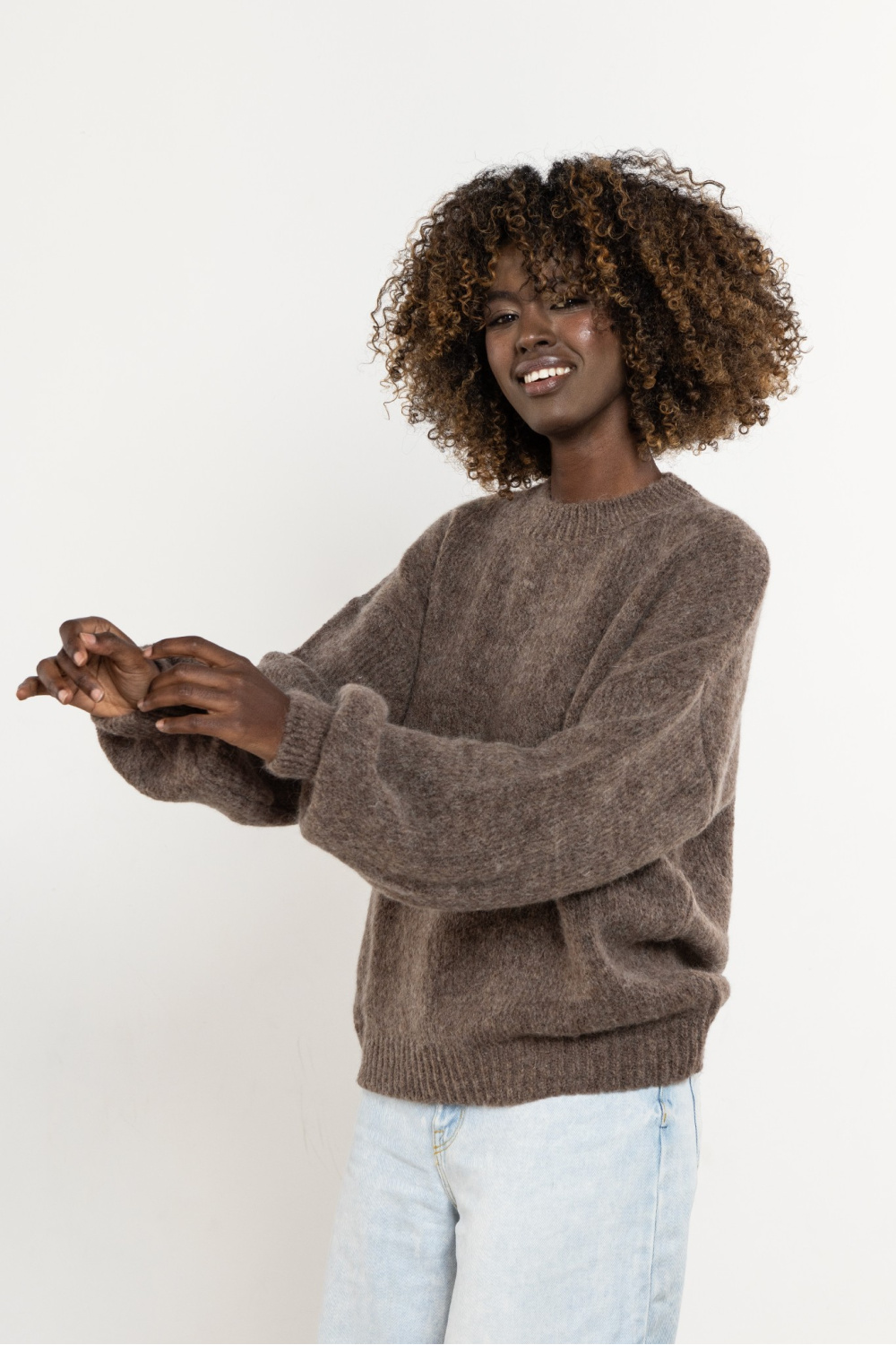 Sweter Damski Model A757 Carmel - awama - obrazek 4
