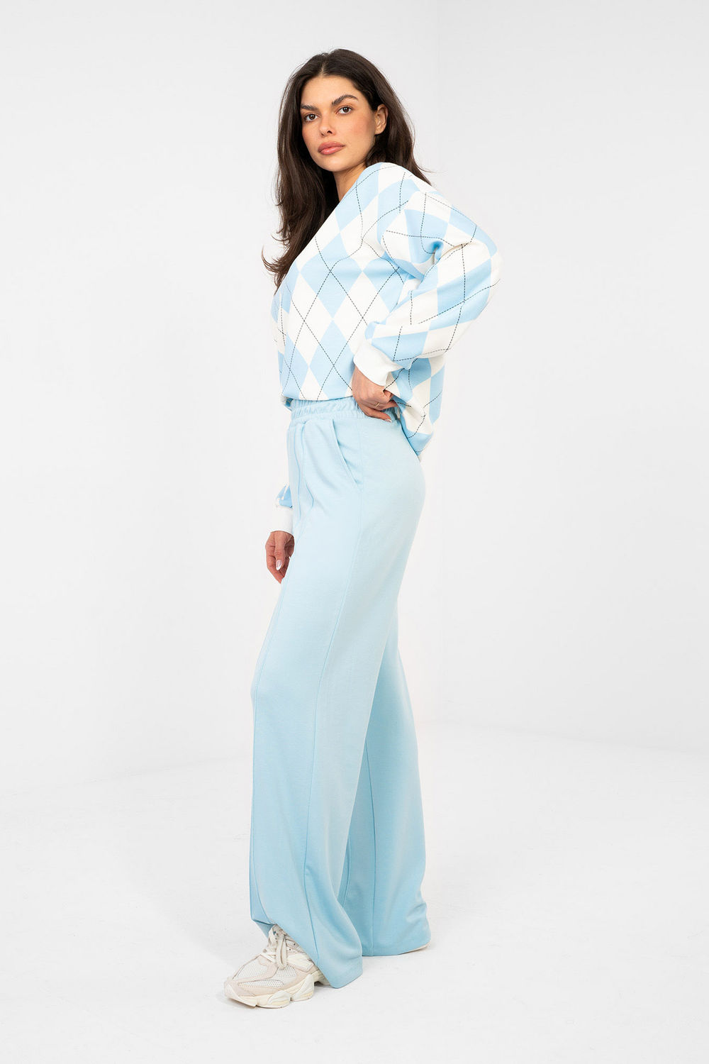Spodnie Dresowe Model RV-DR-A1062.08 Light Blue - Rue Paris - obrazek 2