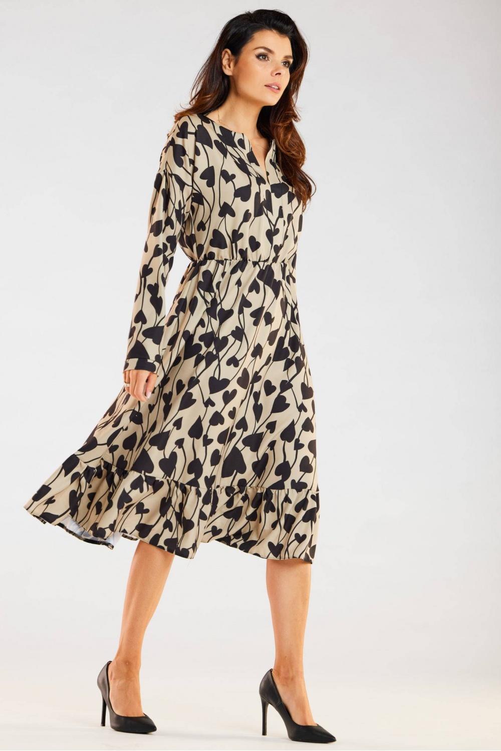 Sukienka Model A468 Beige/Black Hearts - awama - obrazek 3